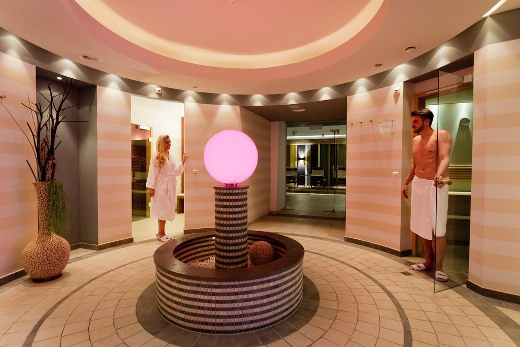 Hotel Zum Mohren Reutte Ngoại thất bức ảnh