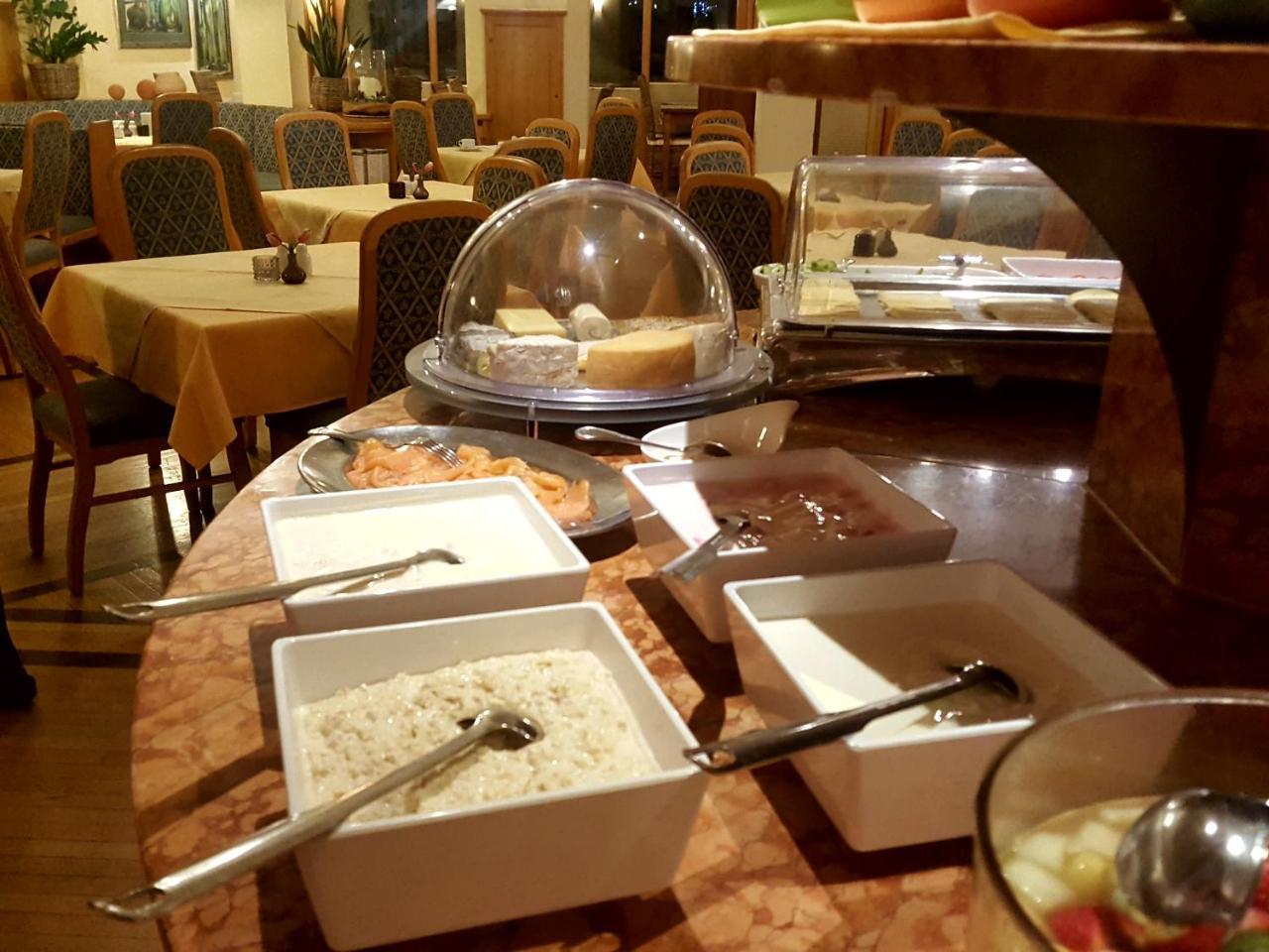 Hotel Zum Mohren Reutte Ngoại thất bức ảnh