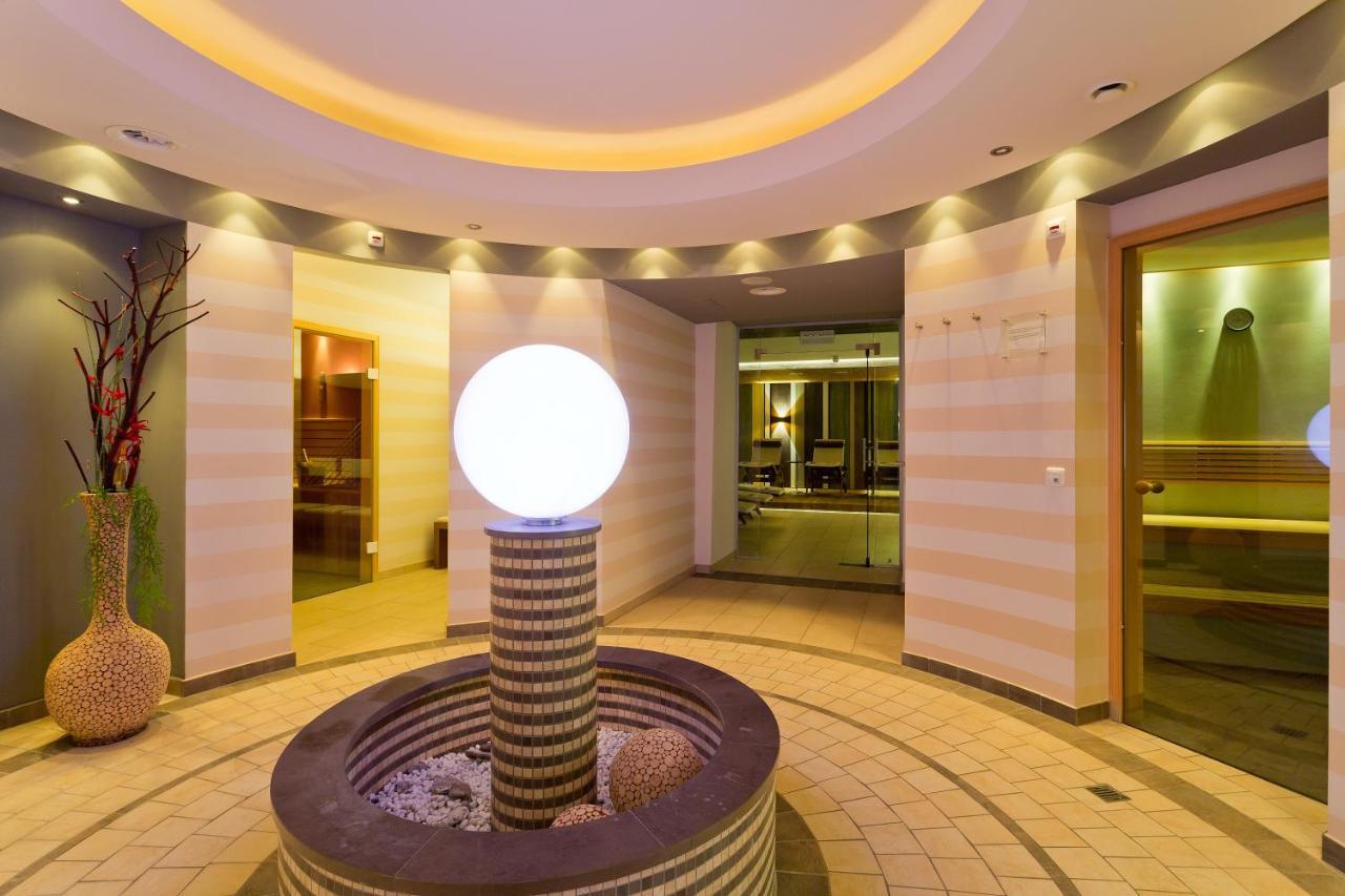 Hotel Zum Mohren Reutte Ngoại thất bức ảnh